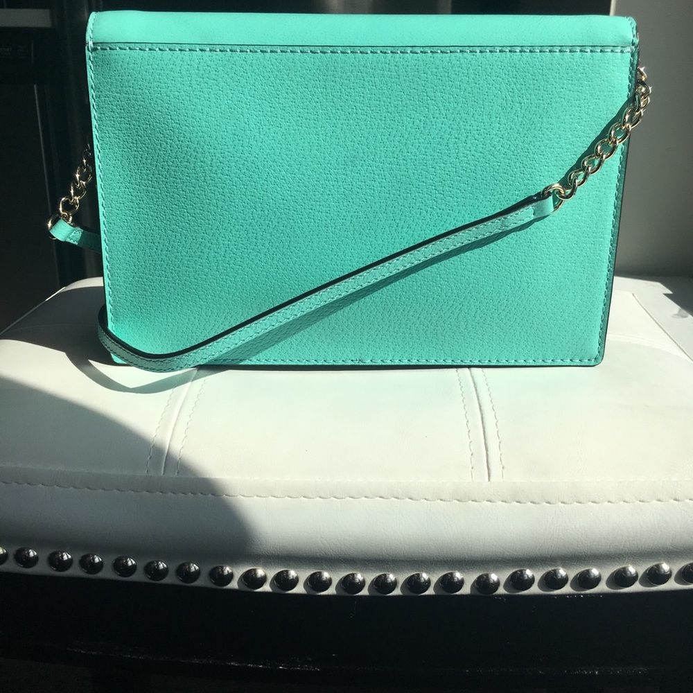 Kate Spade leather crossbody turn lock closure - Picture 2 of 8